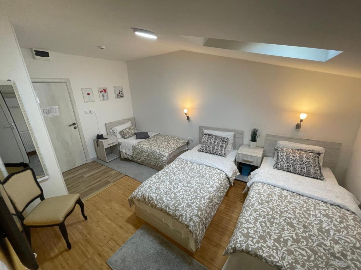 Tepic Garni Hotel Temerin Εξωτερικό φωτογραφία