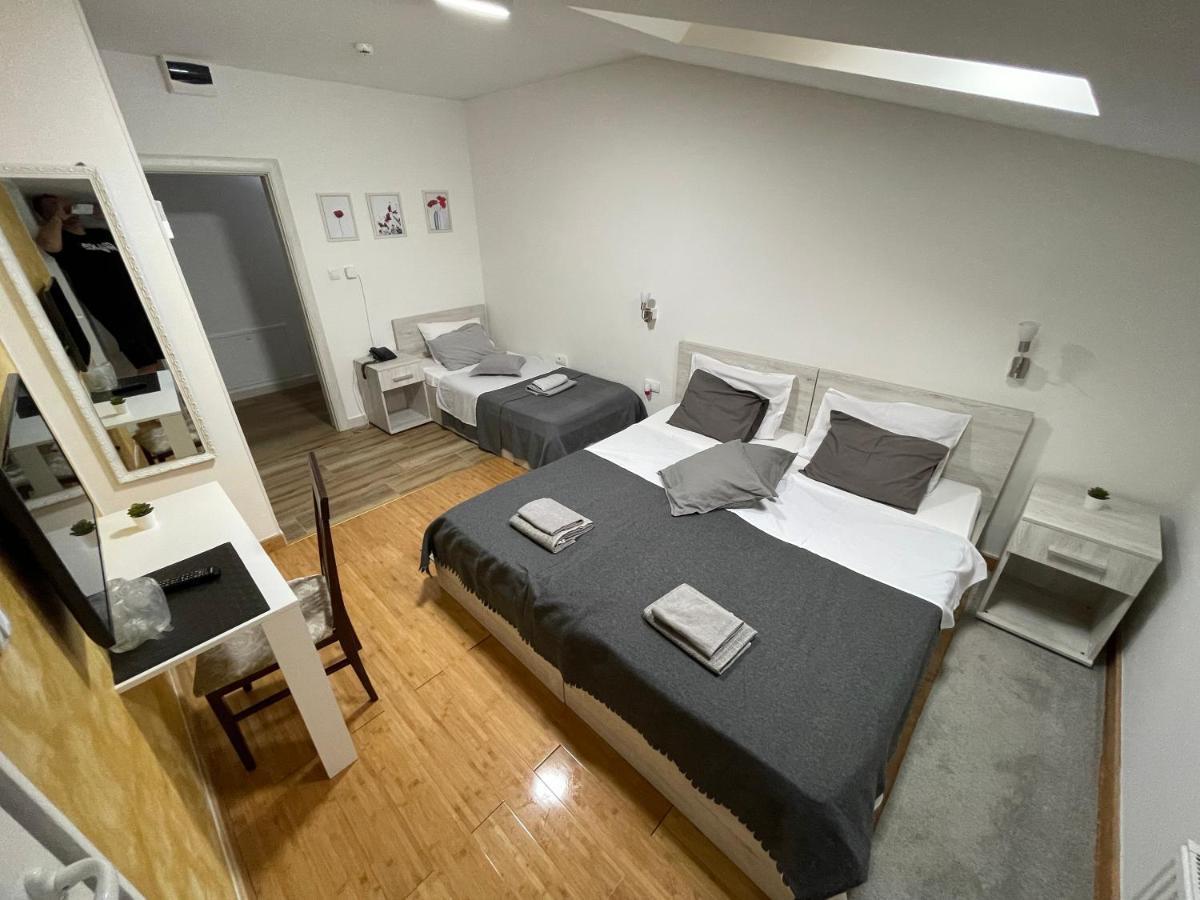 Tepic Garni Hotel Temerin Εξωτερικό φωτογραφία